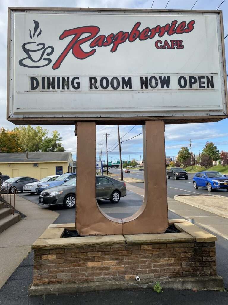 Raspberries Cafe Photo 6